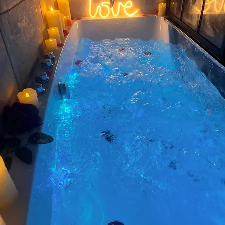 Duplex Safari Jusqu'a 4 Personnes, Spa, Cinema Et Lit Sous Les Arbres, Day Use, 10 Min Centre