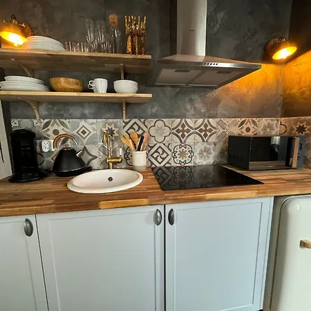 Duplex Safari Jusqu'a 4 Personnes, Spa, Cinema Et Lit Sous Les Arbres, Day Use, 10 Min Centre Apartment *