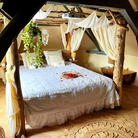 Duplex Safari Jusqu'a 4 Personnes, Spa, Cinema Et Lit Sous Les Arbres, Day Use, 10 Min Centre Appartamento Amiens